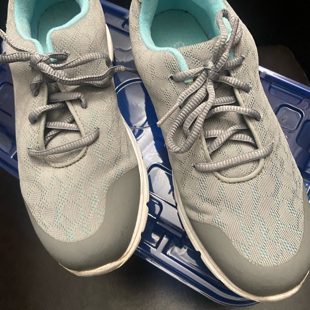 FootJoy Gray and Blue Athletic Golf Shoes Sleek Design